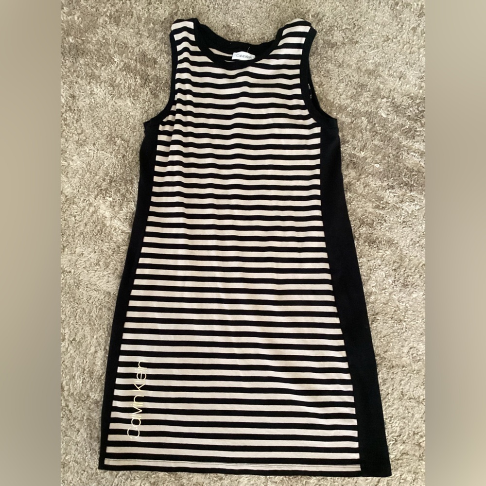 Calvin Klein tank striped a lign dress-SZ M
Pit to pit 17”
Length 34”
